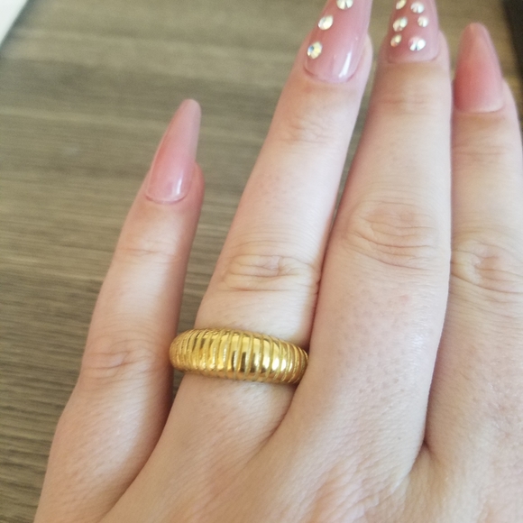 Bohomoon Size 8 Tarnish Proof Ring - Picture 1 of 3